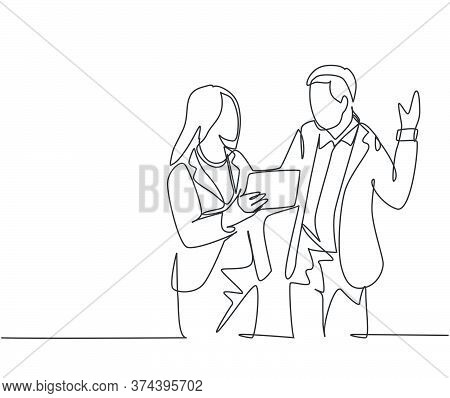 Single Continuous Line Drawing Of Young Male And Female Managers Discussing Strategic Planning To In