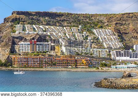 Canary Islands, Spain - December 13, 2018: Cura Beach (spanish: Playa Del Cura), Rocky Beach Near Pu