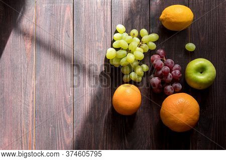 Lemon, Orange, Grapefruit, Red Grapes, Green Grapes
