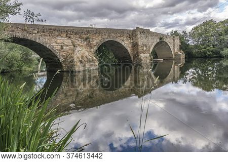 The Bridge Of La Vizana Is Of Roman Origin And Is The Limit Between The Provinces Of Zamora And León