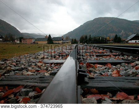 Wooden Sleepers For Railway Tracks