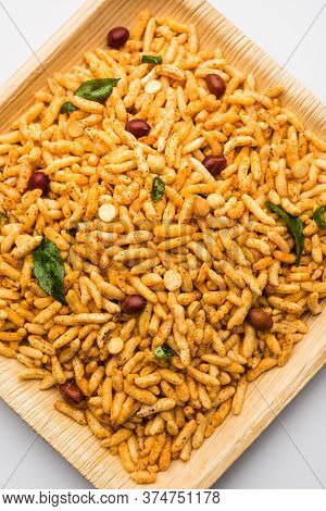Puffed Rice Chivda Or Maharashtrial Bhadang Chiwda Served In A Plate