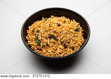 Puffed Rice Chivda Or Maharashtrial Bhadang Chiwda Served In A Plate