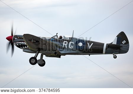 Avalon, Australia - February 27, 2015: Supermarine Spitfire Mk Viii Vh-het In Royal Australian Air F