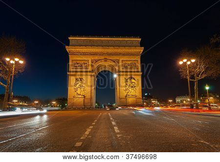 Триумфальной арки Париж