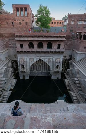 Toorji's Step Well, Toorji Ki Jhalara, Toorj Ki Jhalra, Was Built In 1740s.hand Carved Step Well Bul