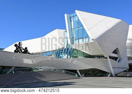 Costa Mesa, California - 3 Apr 2023:  The Orange County Museum Of Art (ocma) On Avenue  Of The Arts.