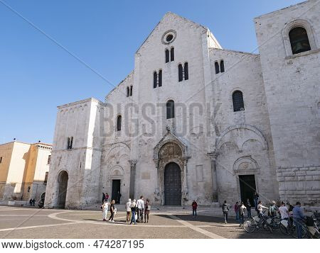 Bari, Italy - October 30, 2021: Basilica San Nicola At Piazza San Nicola Town Square In Bari, Italy 