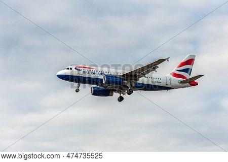 London, England - August 22, 2016: G-eupw British Airways Airbus A319 Landing In London Heathrow Int