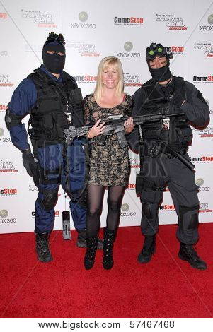 Jennifer Elise Cox at the Game Stop and XBOX 360 Premiere of 