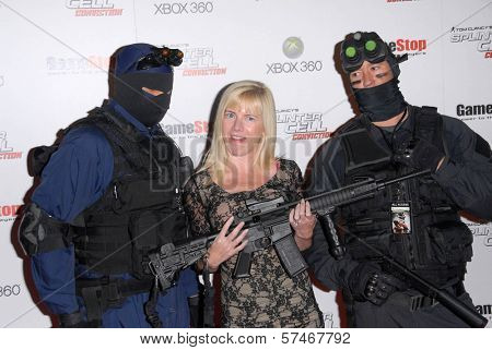 Jennifer Elise Cox at the Game Stop and XBOX 360 Premiere of 