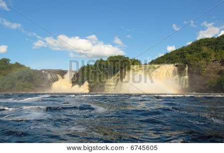Wasserfall in Canaima, venezuela