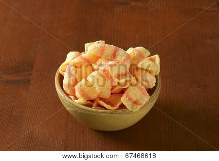 bacon snack food in the bowl