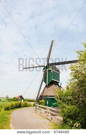 Голландская мельница