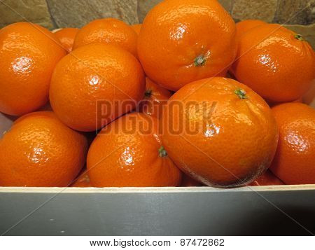 Fresh, juicy clementines