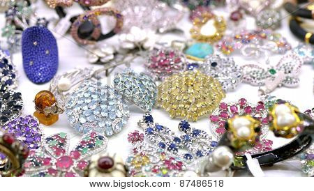 Golded jewel