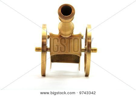 Golden Canon isoleret på hvid fra Front perspektiv