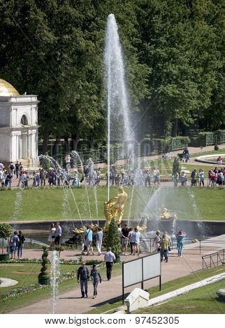 Tourists Admire The Fountain