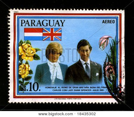 PARAGUAY-CIRCA 1981:A sello impreso en Paraguay muestra imágenes de la boda de Carlos, príncipe de Wal