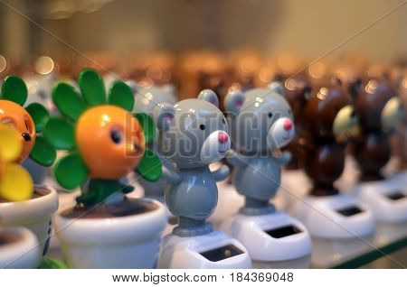 Detail Of Bear And Flower Moving Toys With Solar Pannels
