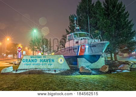 march 2017 Grand haven MI - welcome to grand haven michigan coast guard city usa entrance