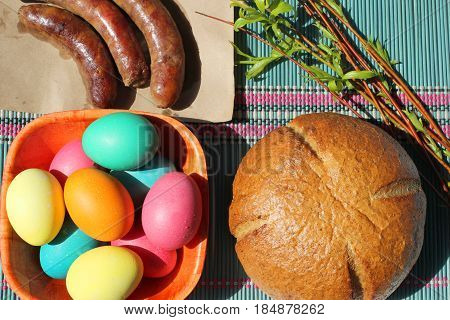 Easter (Catholic Ea­ster Sunday and Ortho­dox Easter Sunday): e­gg, paint, bright col­ors, holiday