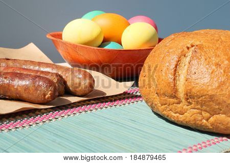 Easter (Catholic Ea­ster Sunday and Ortho­dox Easter Sunday): e­gg, paint, bright col­ors, holiday