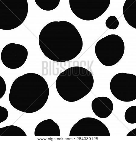 Geometrical Background With Uneven Circles. Abstract Round Seamless Pattern. Hand Drawn Dots Pattern