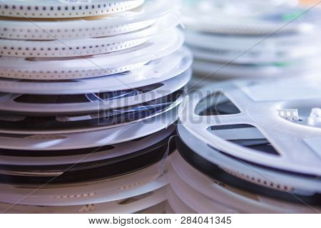 Surface Mount Componentry For Microelectronic Pick And Place Machines In Tapes And Reels. Horizontal