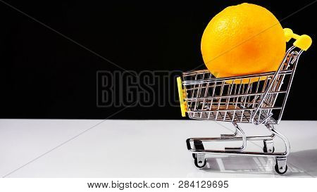 Healthy Diet Buying Oranges Fruit Fructarians Dietary Fruit