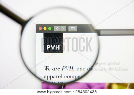 Los Angeles, California, Usa - 14 February 2019: Pvh Website Homepage. Pvh Logo Visible On Monitor S