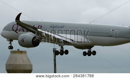 Frankfurt Am Main, Germany - July 21, 2017: Airbus A350-941 A7-alf Of Qatar Airways Approaching And 