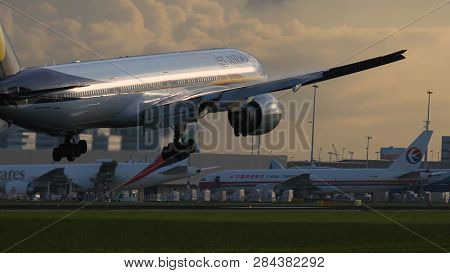 Amsterdam, Netherlands - July 27, 2017: Side View Of Boeing 777-35r(er) Vt-jev Of Jet Airways Arrive