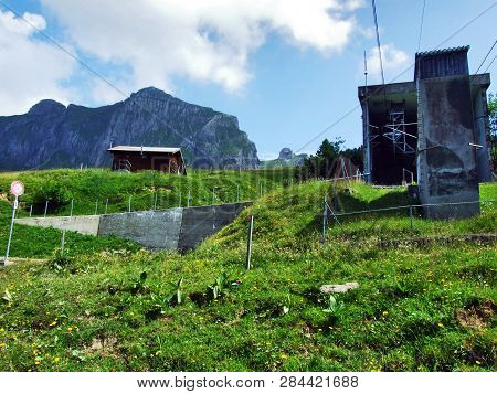 Seilbahn Ragnatsch-palfries Or Gondelbahn Palfries (alp And Cable Car Palfries) - Canton Of St. Gall
