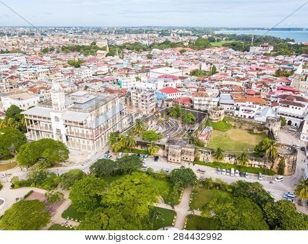 The House Of Wonders. The Old Fort. Arab Fort Built By Sultan Of Oman. Stone Town, Old Colonial Cent