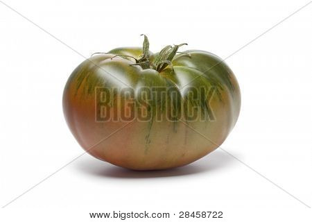 Todo solo tomate RAF de herencia sobre fondo blanco