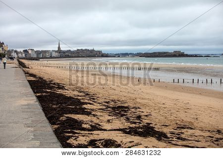Saint-malo, France - September 12, 2018: View Of Beach And Old Town Of Saint-malo. Brittany, France