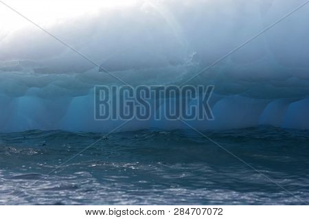 Icebergs Of Newfoundland And Labrador, Twillingate, Canada
