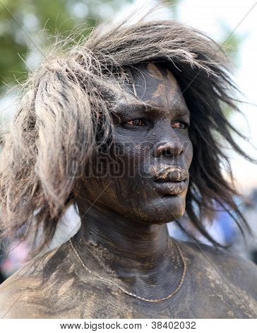 Dinka uomo celebra l'indipendenza di Juba Sud Sudan 9 luglio 2011