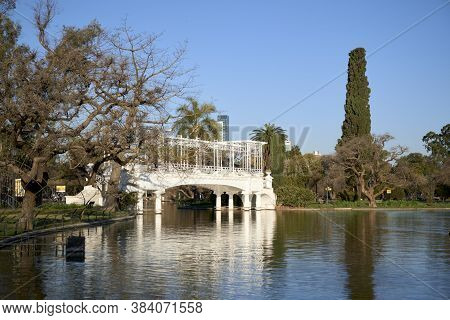 Caba, Buenos Aires, Argentina; Ago 21, 2020: Bosques De Palermo, Bridge To The Rose Garden, Closed B