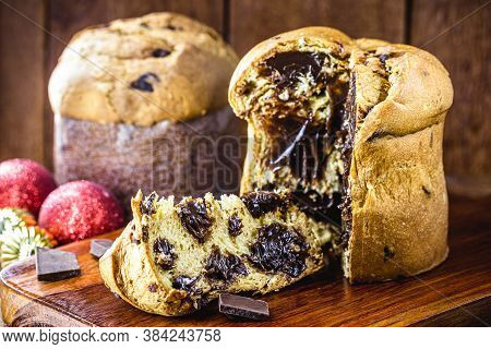 Sliced ​​panettone, Bread Or Christmas Cake Stuffed With Chocolate, Typical Of Brazilian And Italian