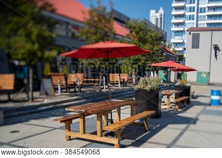 A Picture Of A Picnic Table Taken Using Tilt-shift Effect.　 N.vancouver Bc Canada