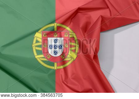 Portugal Fabric Flag Crepe And Crease With White Space, 2:3 Vertically Striped Bicolor Of Green And 