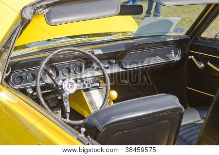 1966 Ford Mustang Chop Top interiér