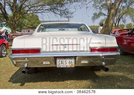 1966 Chevy Impala zadní pohled