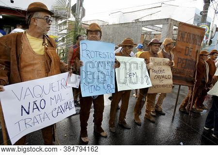 Salvador, Bahia / Brazil - July 2, 2015: Cowboys Protest The Ban On The Use Of Horses During The Jul