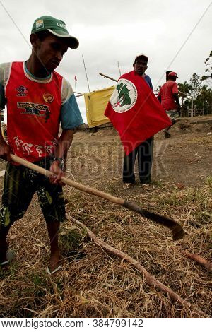 Porto Seguro, Bahia / Brazil - December 26, 2007: Members Of The Landless Movement - Mst - Are Seen 