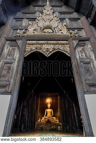 Chiangmai, Thailand - Sep 07, 2020 : The Buddha Image In Main Vihan At Wat Phun Tao. Wat Phan Tao Is