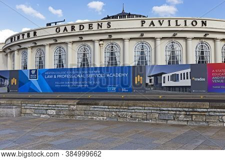 Weston-super-mare, Uk - October 3, 2016: The Winter Gardens Pavilion During The Process Of Conversio