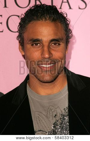 LOS ANGELES - NOVEMBER 16: Rick Fox arriving at The Victoria's Secret Fashion Show at Kodak Theatre on November 16, 2006 in Hollywood, CA.